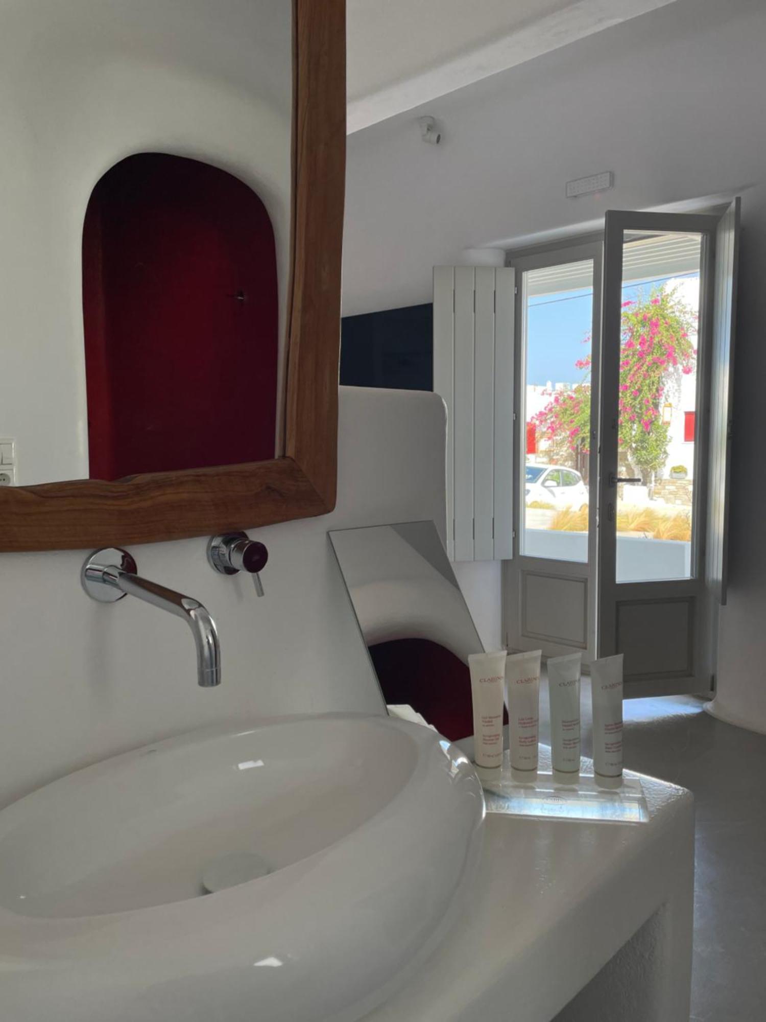 Angels Pillow Luxury Boutique Residence - Adults Only Náousa Quarto foto