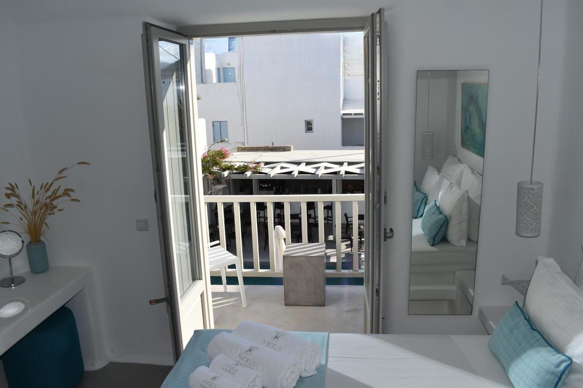 Angels Pillow Luxury Boutique Residence - Adults Only Náousa Quarto foto